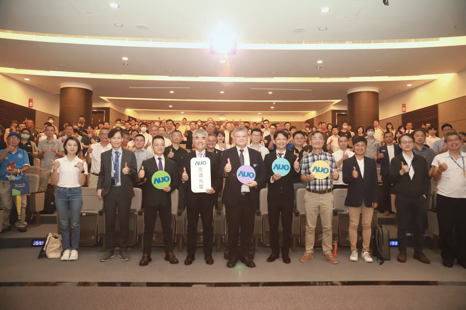 ���_�����Ո�I�򌣼ҹ���������Դ�lչ��������󼰽��B��p̼���h�}�M�н������ι�뢾Gɫ���m���BȦ�č������C��