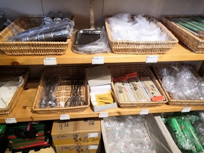 產(chǎn)品標(biāo)簽錯漏、旗下多家代工廠曾抽檢不合格,門店七千家的鍋圈食匯還能火多久?